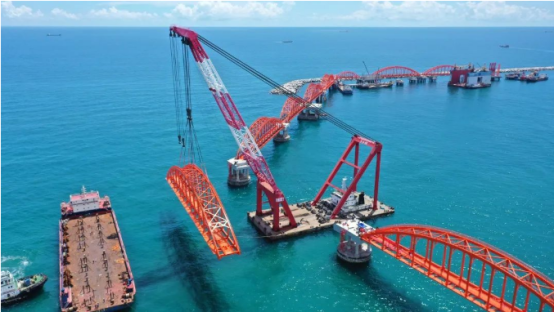 中国石油广东石化原油码头钢引桥建设现场.png