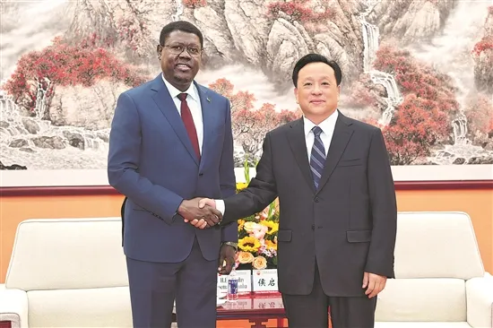 侯启军会见南苏丹外交与国际合作部部长（来自中国石油官网）.png